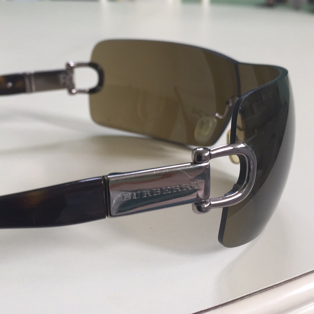 Burberry Sunglasses Authentic - Picture 3 of 8